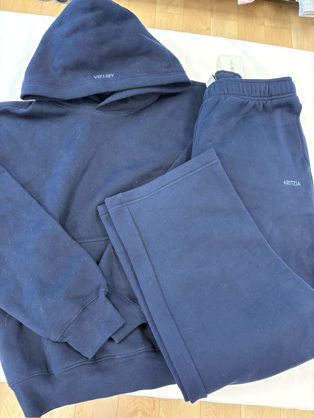 NWT aritzia sweatfleece set